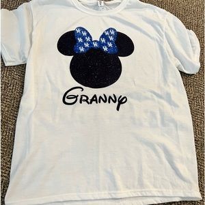 Women’s Minnie Mouse granny Kentucky t-shirt. Size medium.